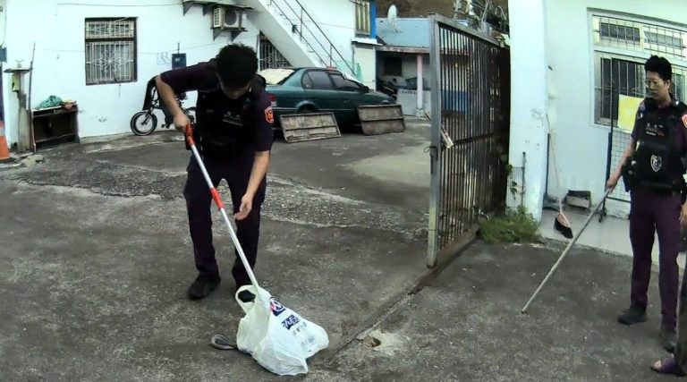 關山警出動捕「臭青母」 民眾廚房驚魂記圓滿落幕