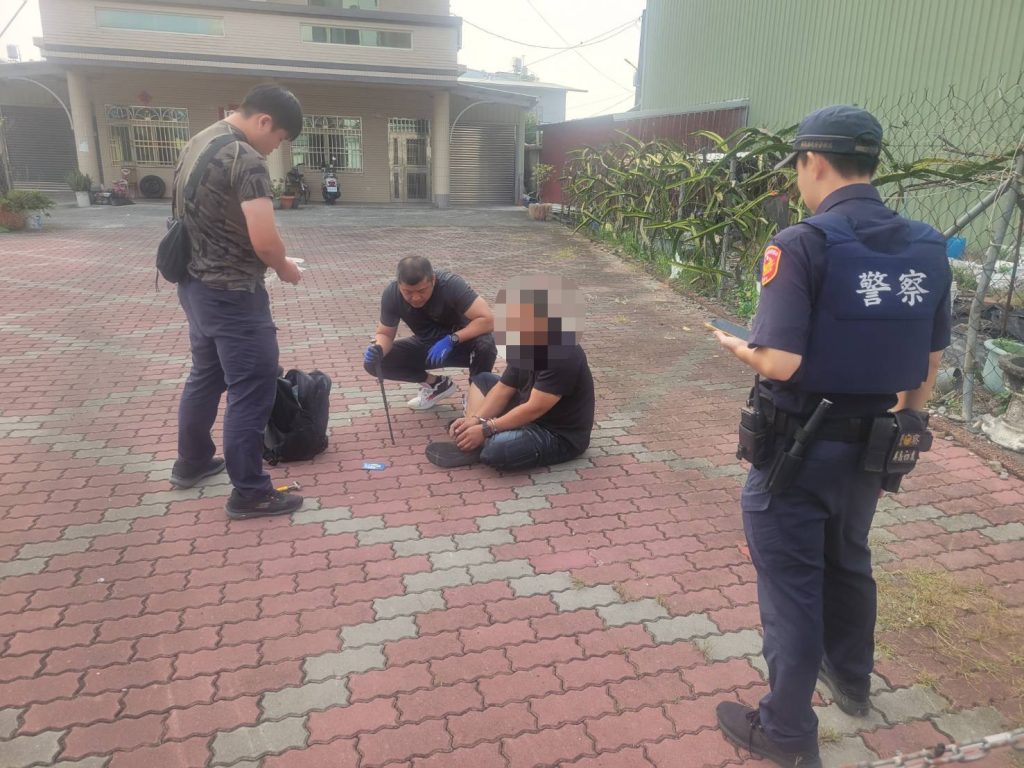 假投資騙百萬元！翁姓婦人報案 屏東警埋伏逮捕車手