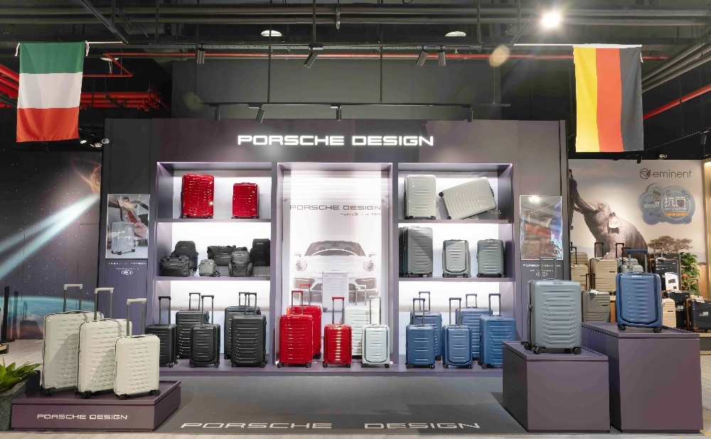 Porsche Design %E8%90%AC%E5%9C%8B%E9%80%9A%E8%B7%AF%E5%8F%B0%E5%8D%97%E6%97%85%E8%A1%8C%E7%94%9F%E6%B4%BB%E9%A4%A8%E5%B1%95%E7%A4%BA%E5%8F%8A%E8%B2%A9%E5%94%AE %E5%89%AF%E6%9C%AC