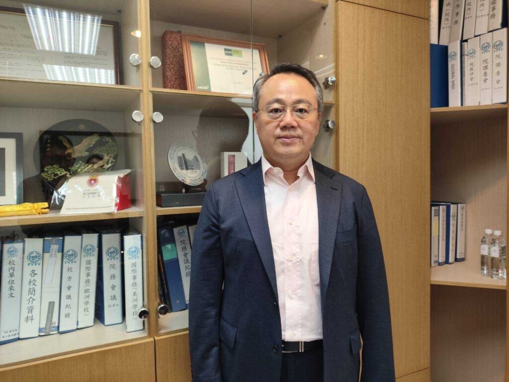 當時尚遇上管理 臺師大國際時尚GF-EMBA專班讓「生活美學」增添商業競爭力 4 蔡院長指出臺灣的優勢在於東方文化底蘊而這正是臺灣品牌在國際市場上的獨特資產 0 1024x769 1