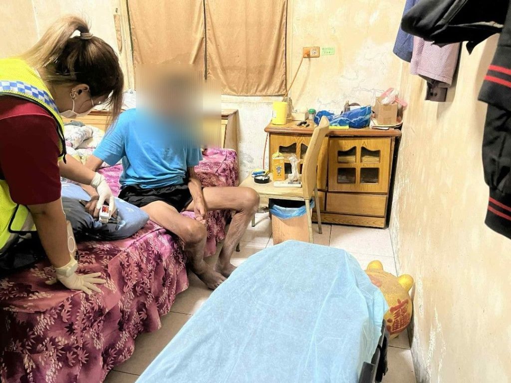 屏東潮州警及時阻止輕生行為 迅速行動挽回民眾生命
