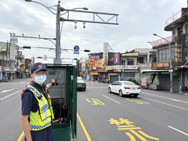 屏警啟動北上調撥車道疏導返家車潮　以行動守護民眾平安返鄉