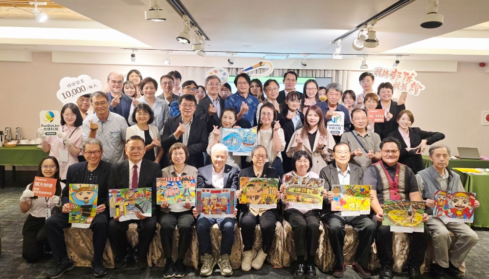 百件文化之光躍上舞台 原鄉孩子以畫筆守護部落記憶 10 圖▲「我的部落我最繪」繪畫比賽大合照。