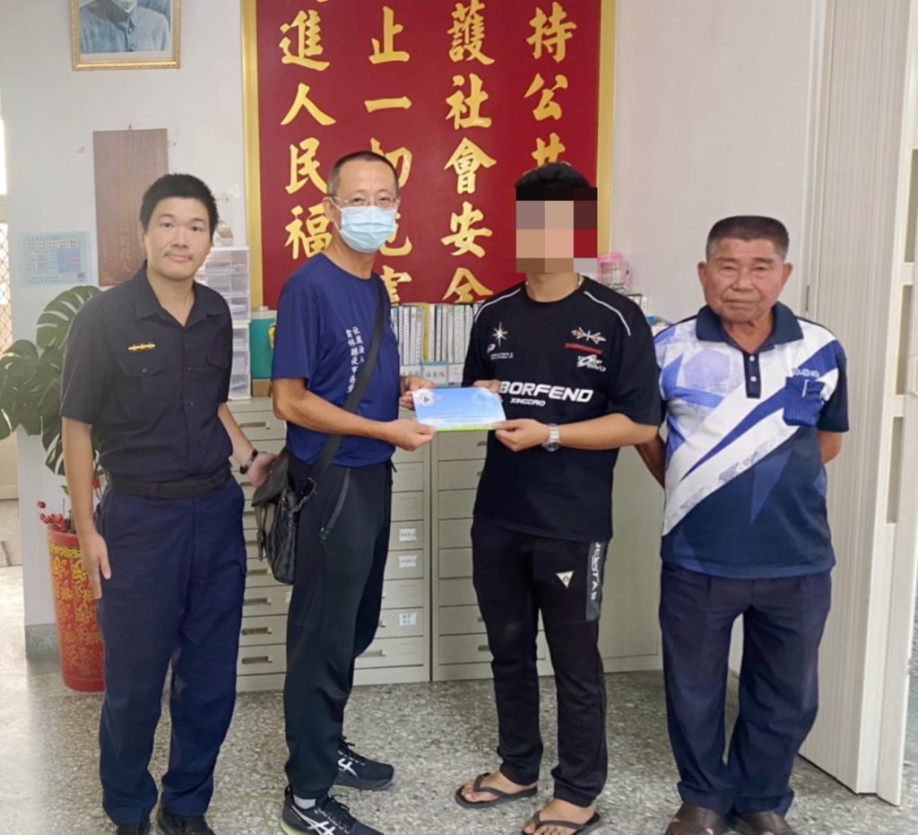 民眾車禍亡 北港警偕夜市慈愛會助安葬