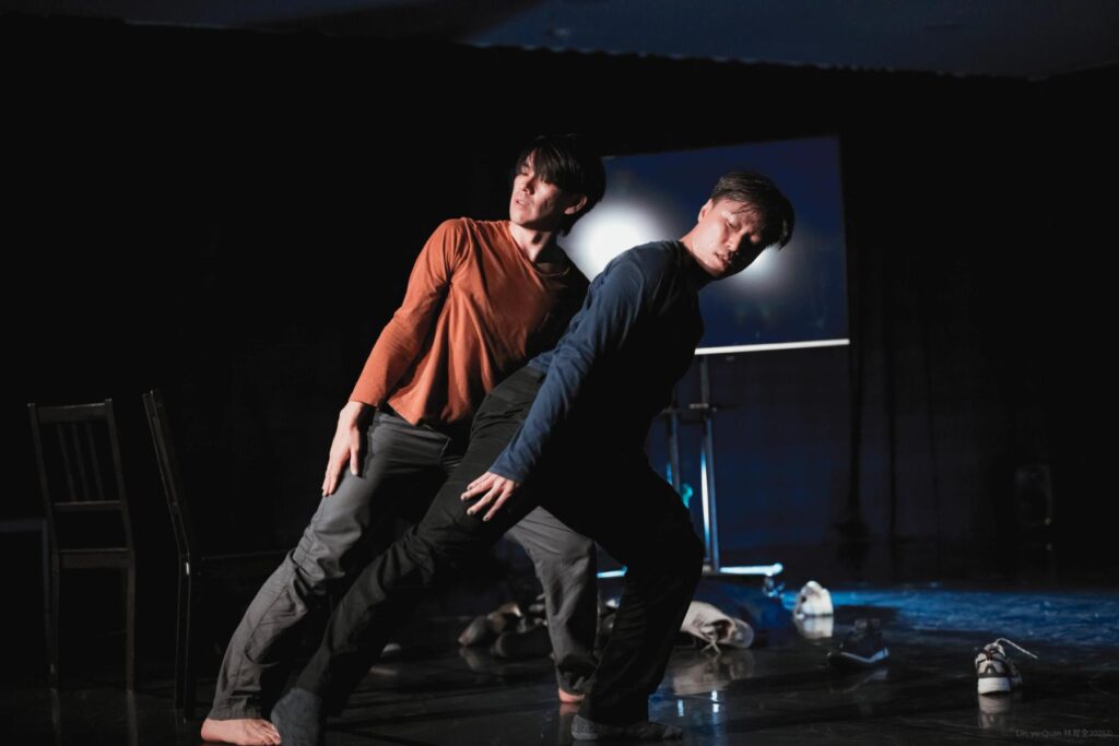 聚合舞新作《當水落下》聚焦地緣政治與文化身份登上德國舞臺 16 927c864a ba3e 40a5 83ef 8b82b27084d8 1024x683 1