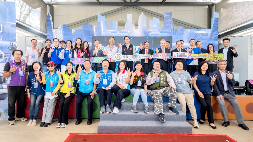 25_Fotor - 報新聞 Mega News