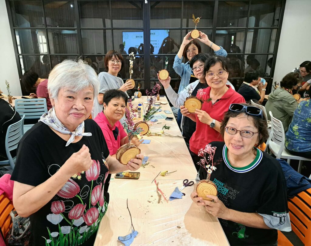 嘉義舊監文化基地體驗工作坊 探尋鐵窗下的歷史美學與木都文化 6 %E8%81%9A%E8%90%BD%E4%B9%8B%E6%A3%AE%E8%8A%B1%E5%99%A8 1024x812 1