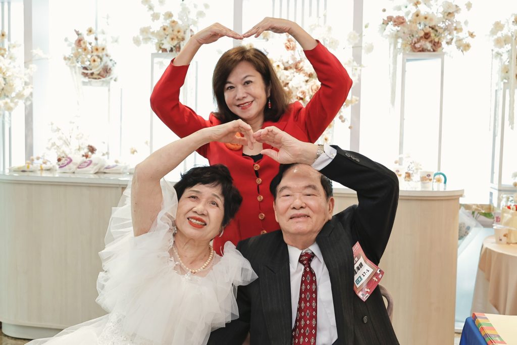 基隆市府表揚白金婚佳偶　邱佩琳副市長獻上最誠摯祝福