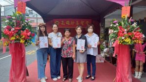 張明珠老師率學生投入「妙善觀音關懷鄉親文化季」