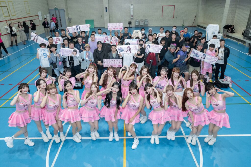 %E6%A1%83%E6%B0%A3%E5%A5%B3%E5%AD%A9%E8%B6%85%E5%90%B8%E7%9D%9B%EF%BC%81%E6%8E%92%E7%90%83%E5%A0%B4%E8%AE%8A%E6%98%9F%E5%85%89%E5%A4%A7%E9%81%93%EF%BC%8C%E7%94%9C%E7%BE%8E%E6%87%89%E6%8F%B4%E5%BC%95%E7%88%86%E7%90%83%E8%BF%B7%E9%AB%98%E6%BD%AE