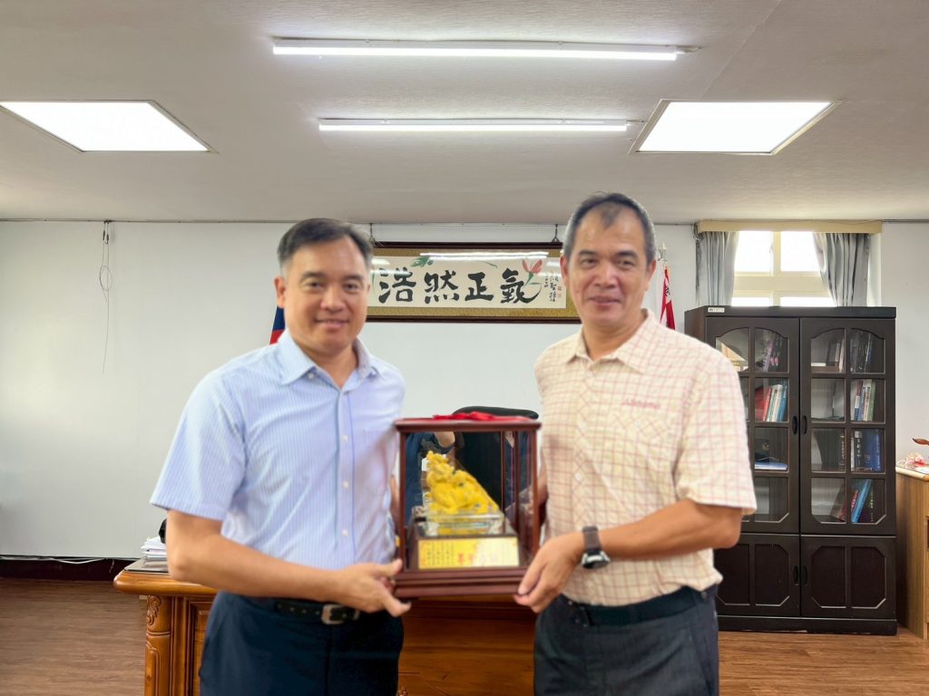 雲林北港分局警務佐許恒銘榮耀退休,38年警界生涯圓滿落幕