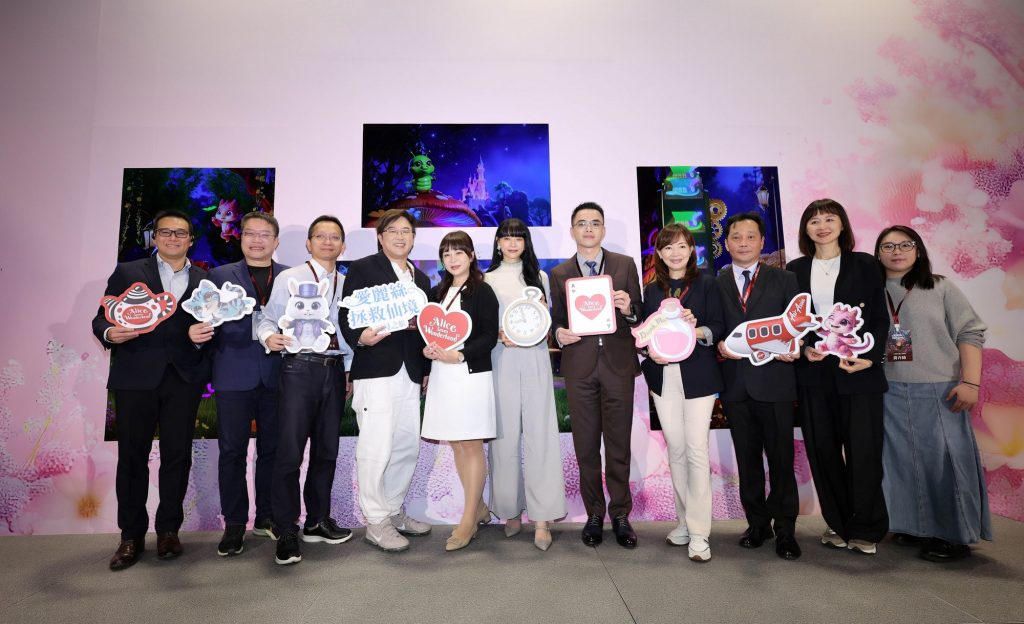 《愛麗絲拯救仙境:沉浸之旅》 創作女神郭源元化身勇敢愛麗絲闖關拯救仙境!