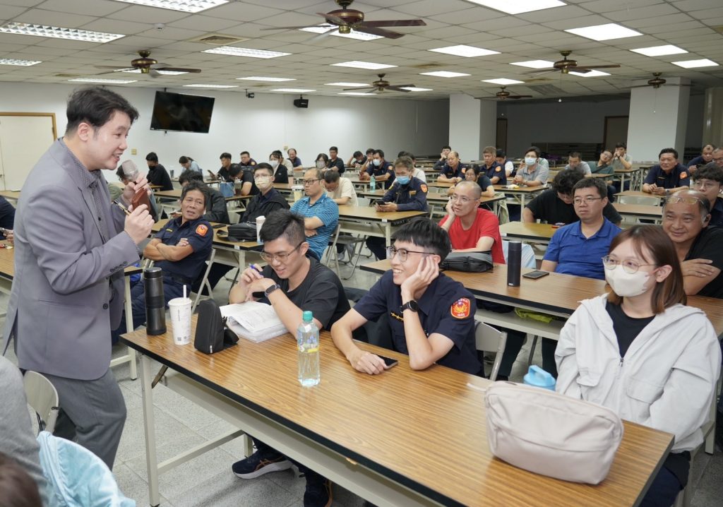 雲林警局邀請心理醫師開講!強化員警心理韌性與壓力調適!