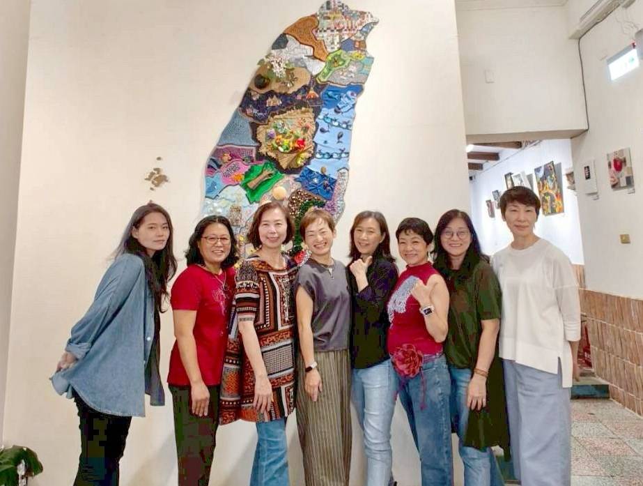 視覺與心靈的饗宴 2025女藝花綻放「即墨絢彩」藝術聯展從手作藝術看見生活的美學種子