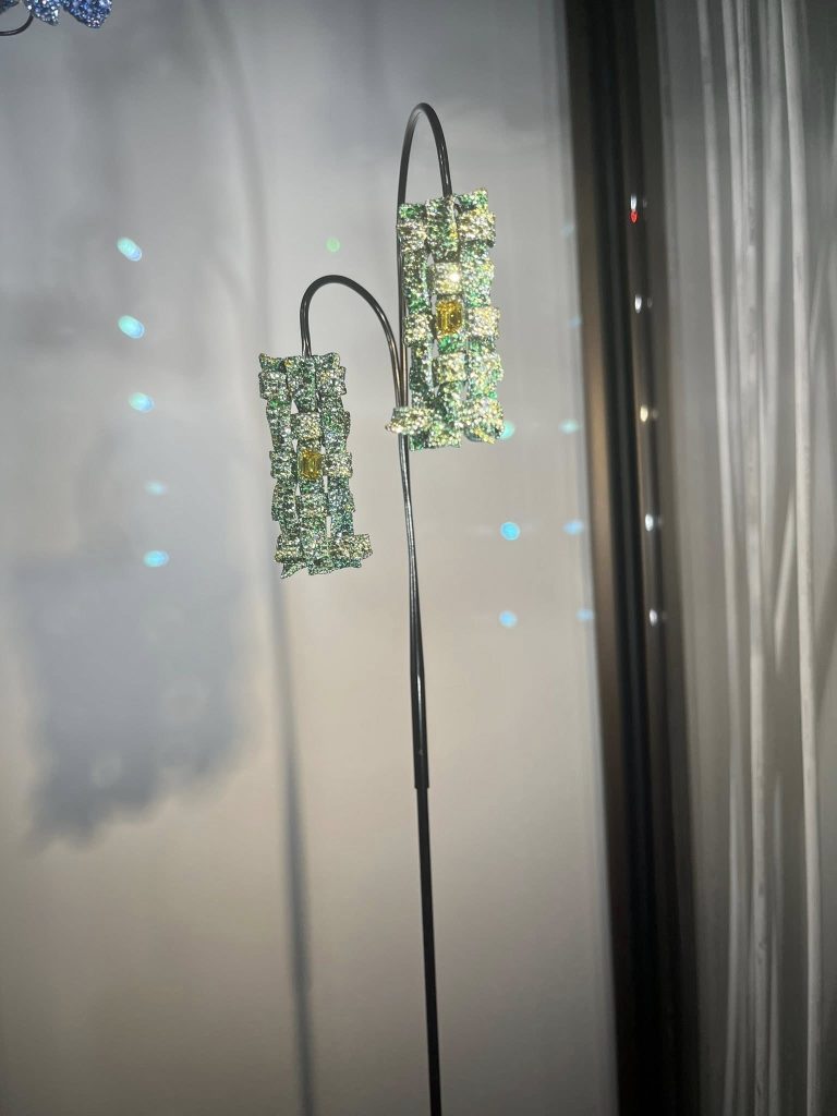 Cindy Chao 00004 - 報新聞 Mega News