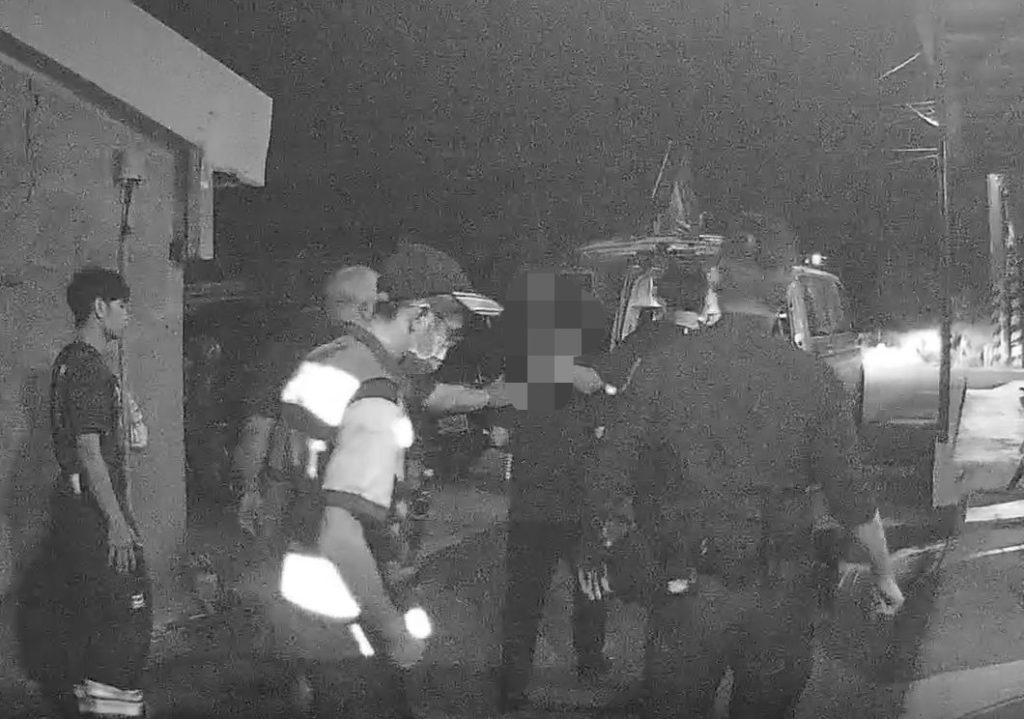 「用一枝菸救一條命」 歸仁警智取搶救跳樓男子