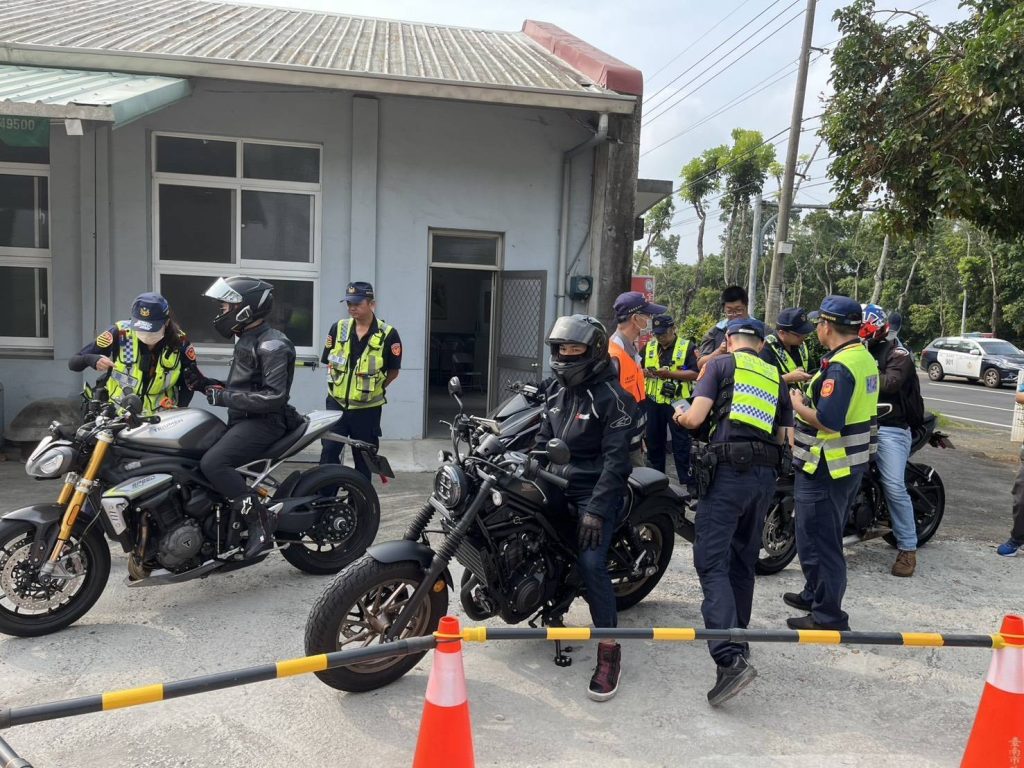 台南玉井警分局「監、警、環」聯合稽查 強力取締改裝噪音車輛