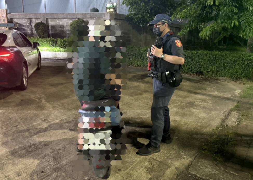 失智翁外出迷路12公里 東港警助團圓