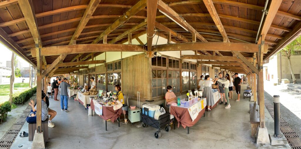 「花創文化月」系列活動11月登場 皮影戲、國樂、特技、市集 感受在地文化生命力 3 %E5%9C%965 %E7%99%82%E7%99%92%E7%9A%84%E6%96%87%E5%89%B5%E5%B8%82%E9%9B%86 %E8%8A%B1%E8%93%AE%E6%96%87%E5%89%B5%E5%9C%92%E5%8D%80%E6%8F%90%E4%BE%9B 0