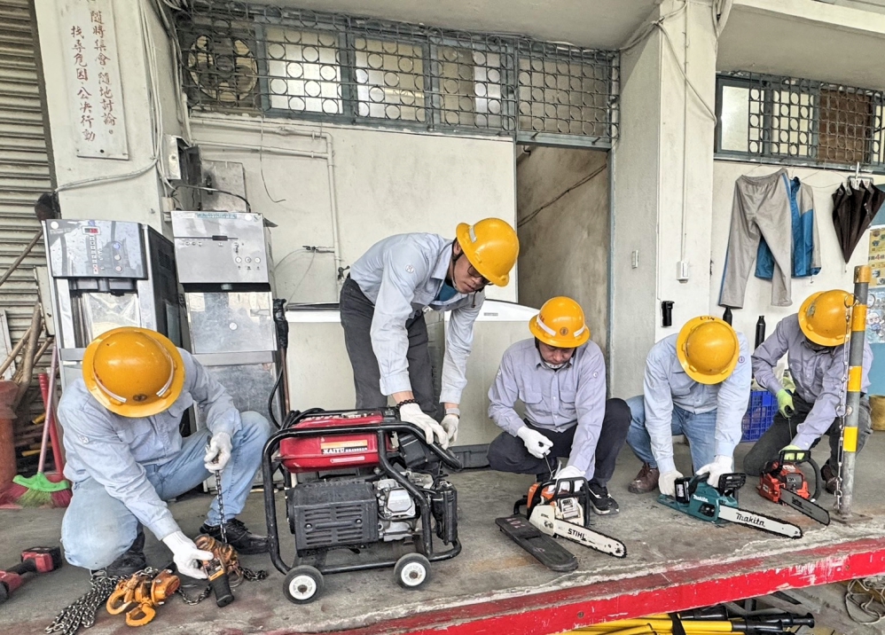 全力戒備、嚴陣以待　台電新竹區處鳳凰颱風整備會議　盤點人力、機具及備料