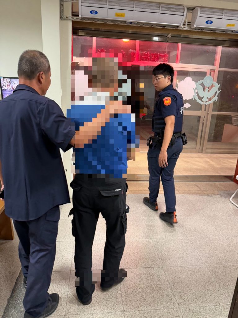 男子誤信網路假投資 和美警擊落詐團車手 攔阻現金60萬元