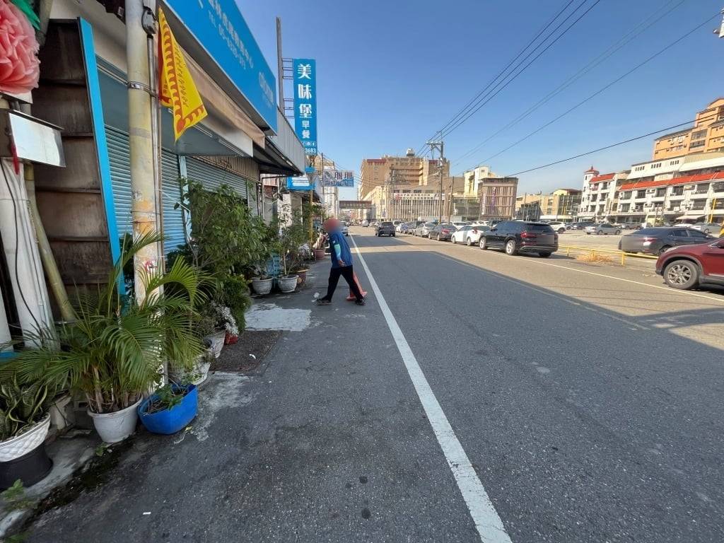 虎警偕清潔隊執行11月清道專案 改善市區交通