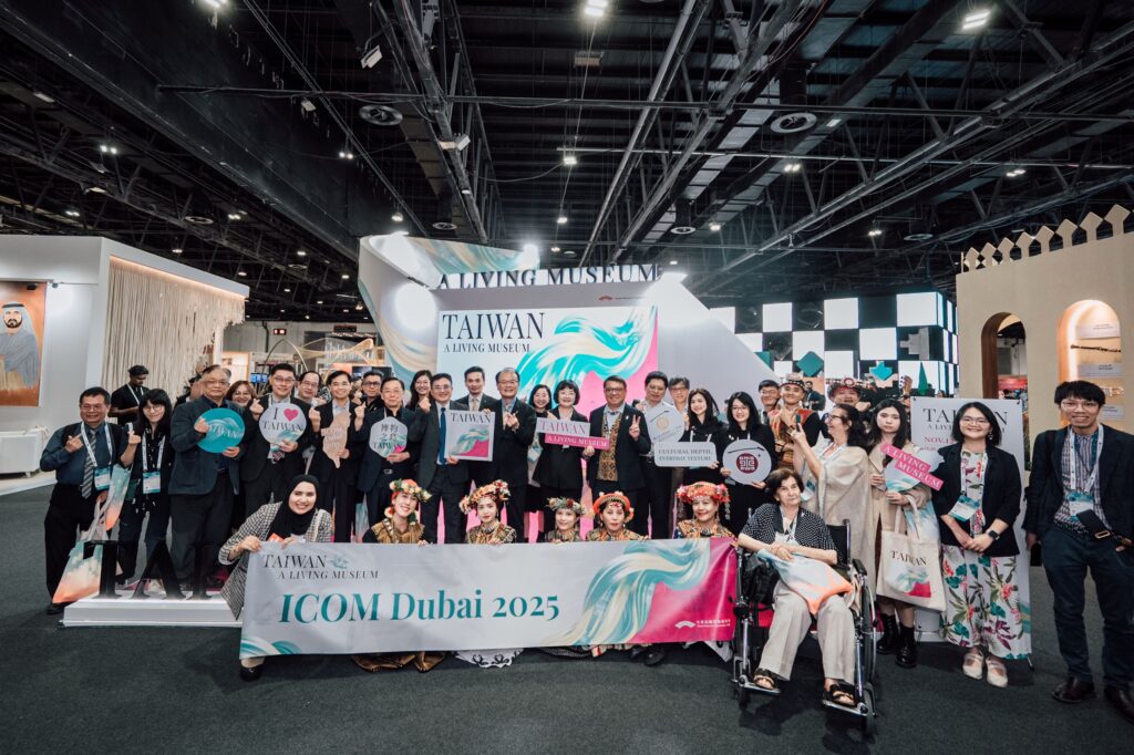 見證臺灣文化力!博物館社群前進2025國際博物館協會杜拜大會 以「AI導覽×傳統展演」揮灑文化科技新溫度 4 1 11 1024x682 1