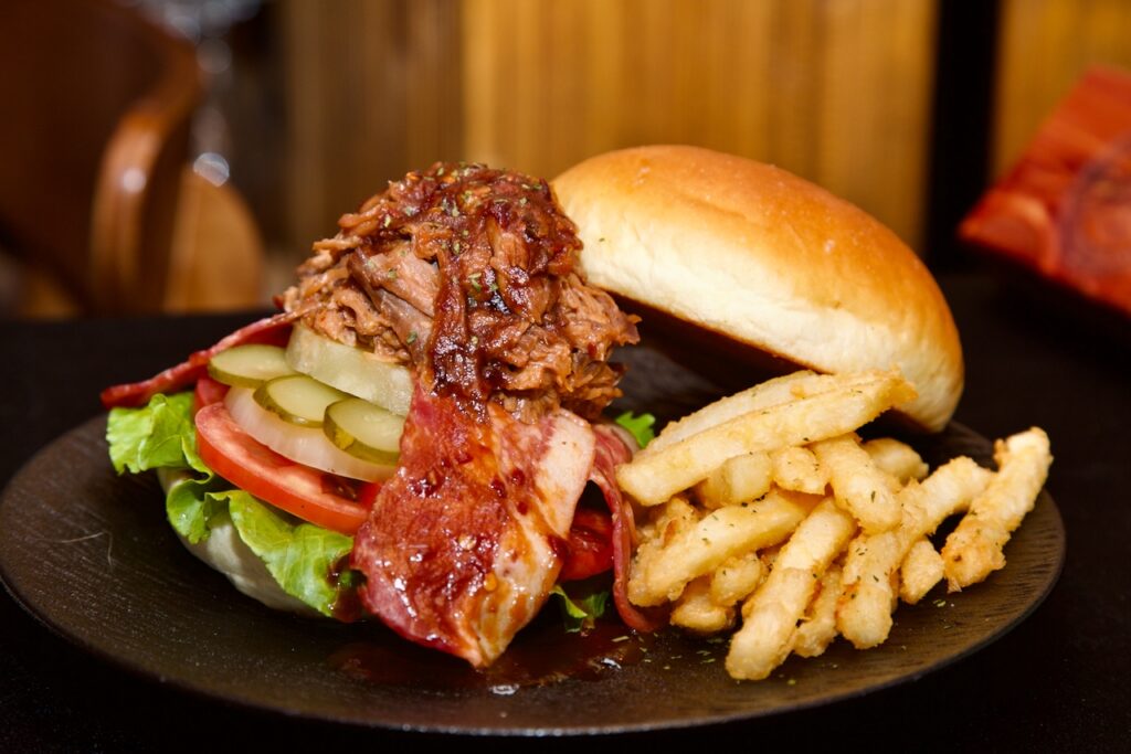 %E7%89%B9%E8%89%B2%E5%AF%86%E8%98%87%E9%87%8C%E7%85%99%E7%87%BB%E6%89%8B%E6%92%95%E8%B1%AC%E8%82%89%E6%BC%A2%E5%A0%A11 1024x683 1