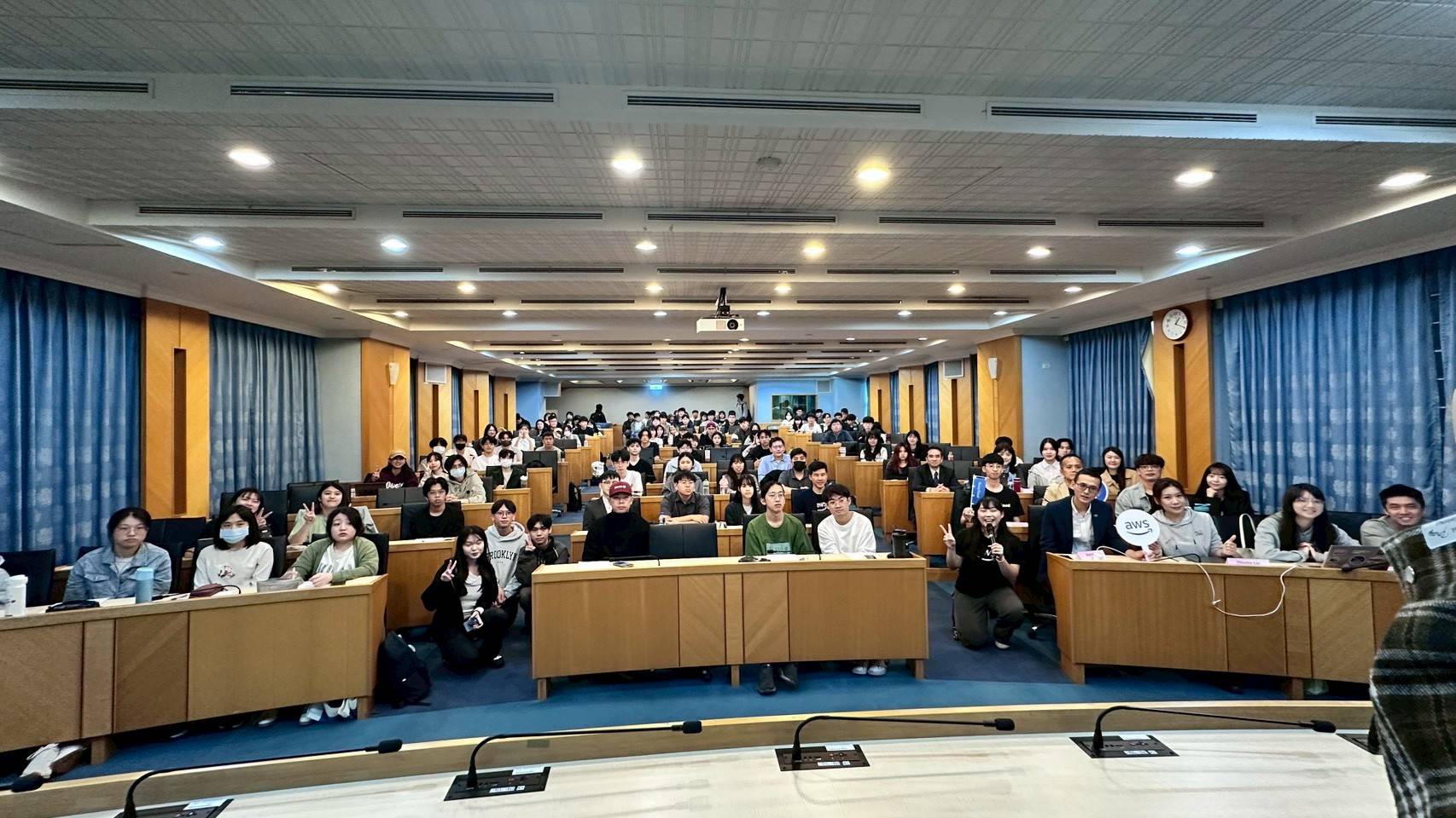 雲端人才缺口大!東吳攜手 AWS、LINE、Going Cloud 跨界共授實戰課