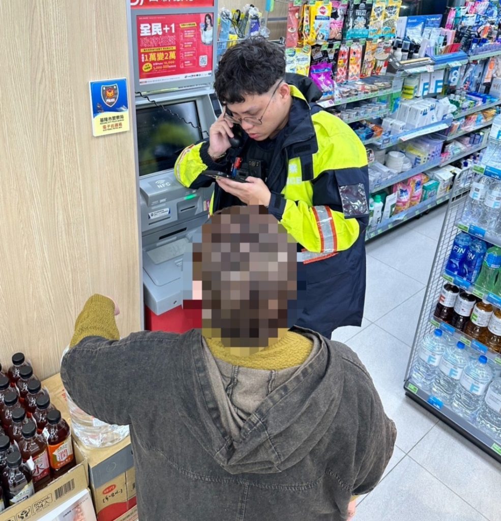 金融卡遭ATM沒收  基二分局警與保全協助取回