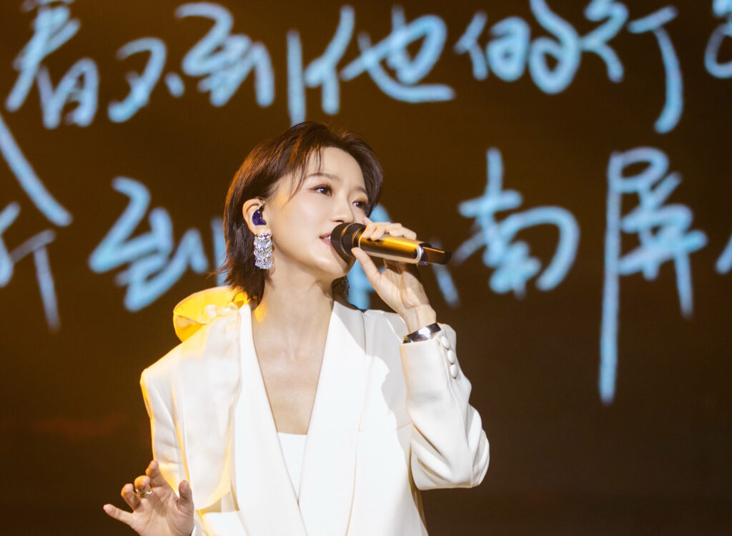 出道日撞上25週年!蔡淳佳廣州「紀念日首站」炸場 3 %E6%A9%AB%E5%9C%96%E7%89%87 20251116205152 361 56 1024x751 1