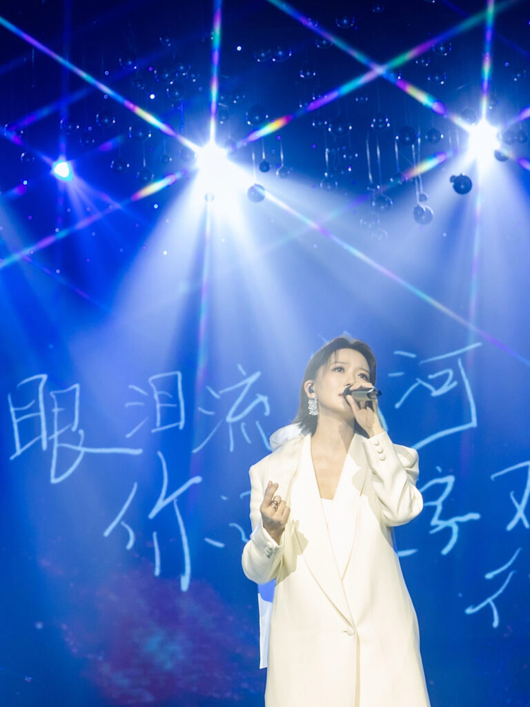 出道日撞上25週年!蔡淳佳廣州「紀念日首站」炸場 4 %E5%9C%96%E7%89%87 20251116205203 365 56 768x1024 1