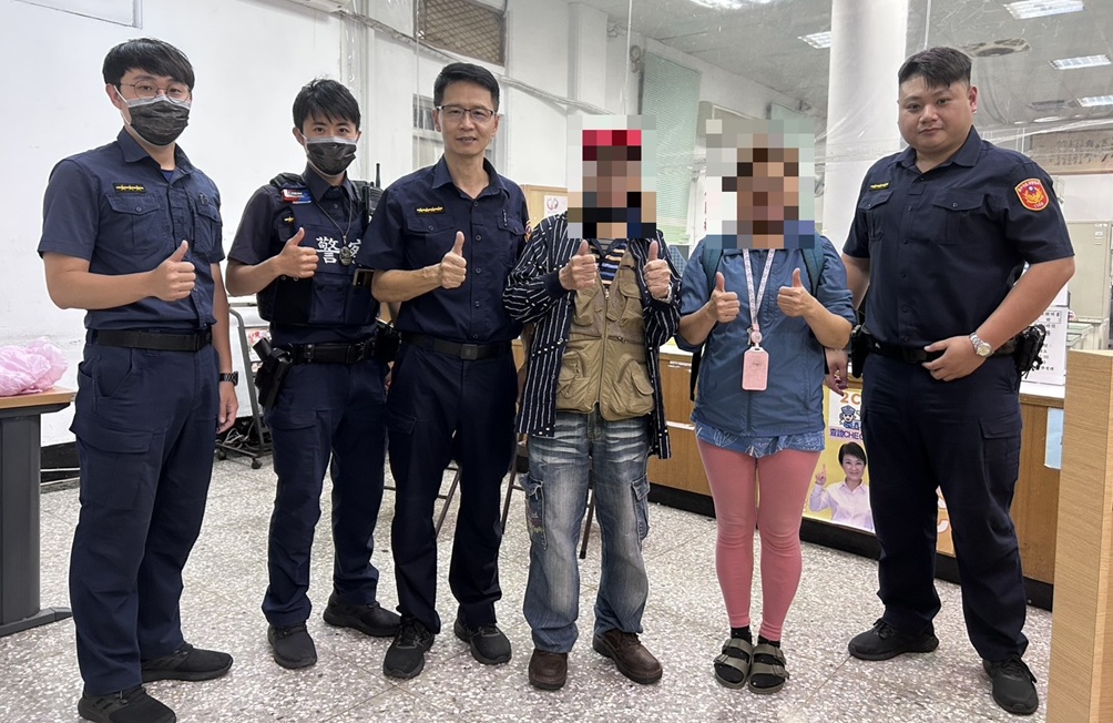 ▲圖說：警方將迷途蔡姓老翁載返派出所，讓老翁成功找到返家路              （圖／台中市政府 提供）