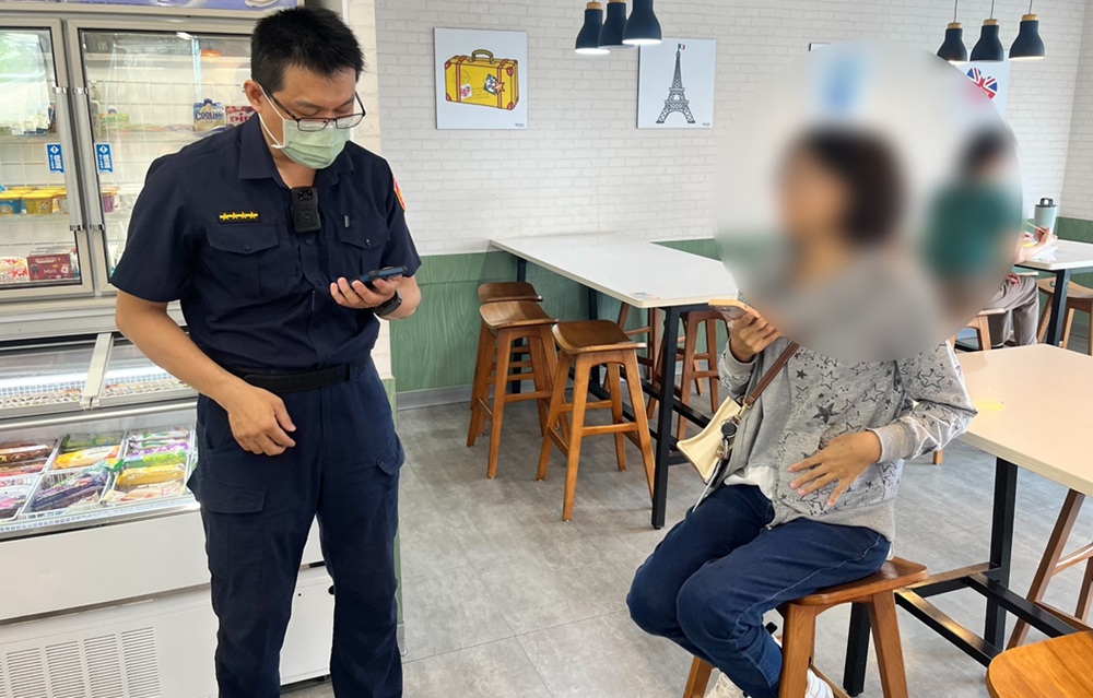 繳保證金 - 報新聞 Mega News ▲圖說:女子為與「男友」見面還要買遊戲點數當保證金?超商店員發現異常急報警攔阻 (圖/台中市政府 提供)