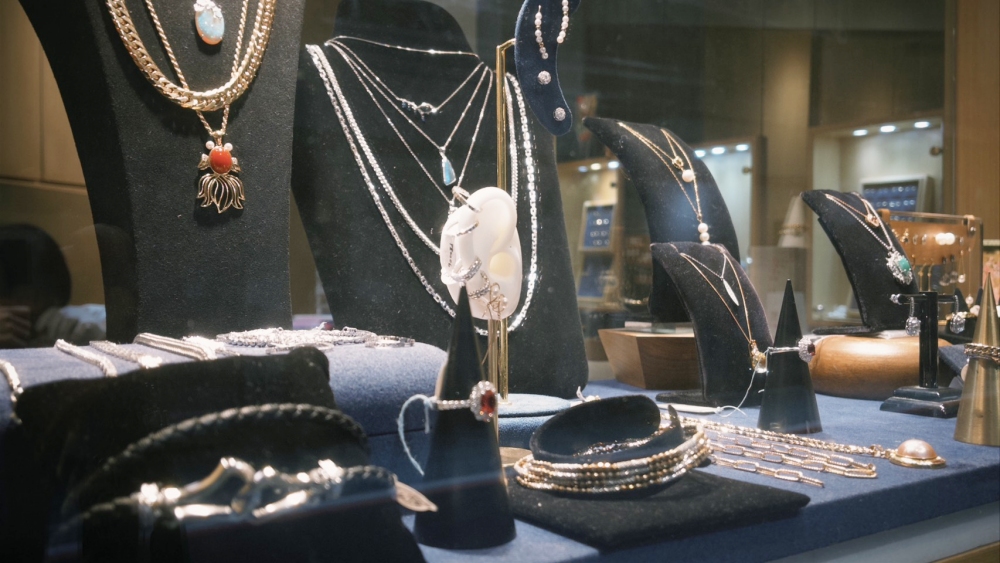 01%E4%B8%AD%E5%B1%B1%E5%8D%80%E7%8F%A0%E5%AF%B6%E9%8A%80%E6%A8%93%E9%87%91%E5%AF%B6%E5%B3%B0 1