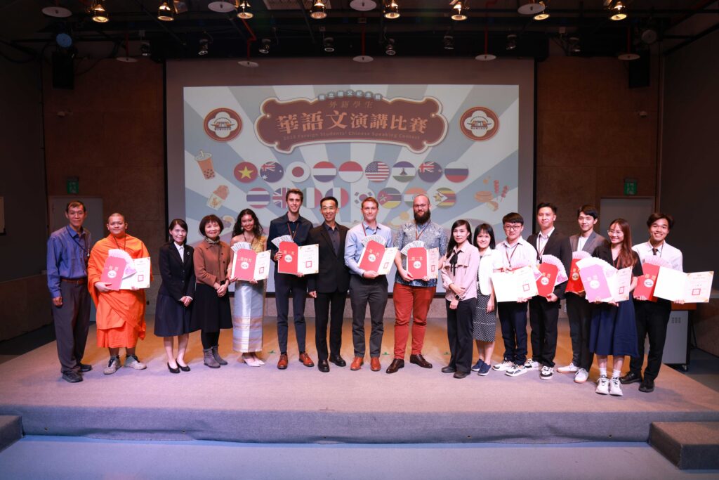 國父紀念館外籍學生華語文演講比賽 冠軍出爐 美國溫柯橋摘金 5 2 20 1024x683 1