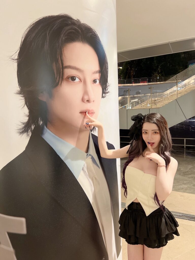 S 191840285 0 768x1024 1