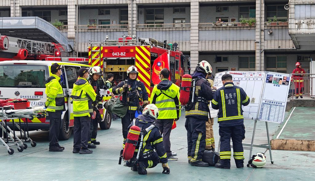 基隆市消防局辦理校園火災實兵演練