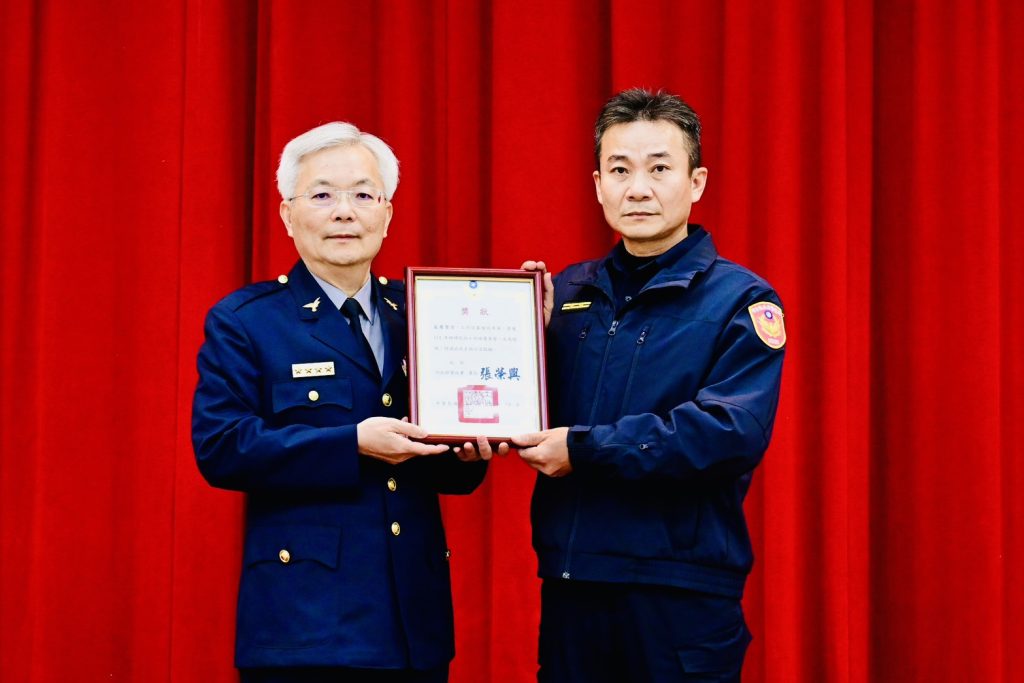 屏警民攜手創佳績！組長林進源、警員藍慶賢榮膺民防績優殊榮