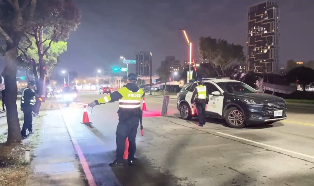 ▲圖說：配合「唾液毒品快篩」取締毒駕，中市警11月執行大規模密集威力路檢 （圖／台中市政府 提供）