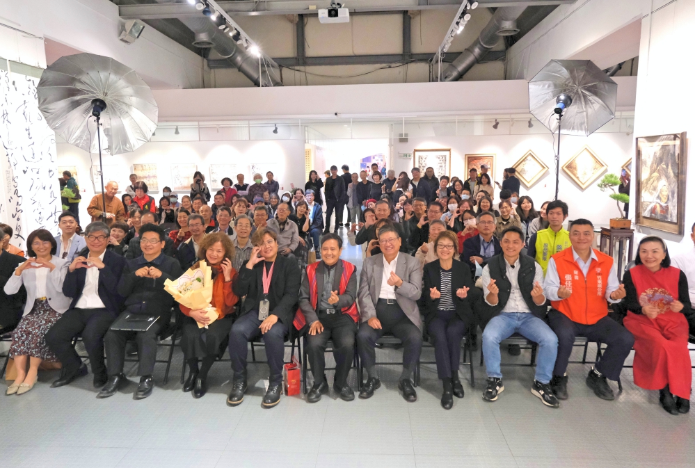 竹縣泰雅藝術家跨世代書畫聯展 楊文科縣長讚賞泰雅文化新風貌