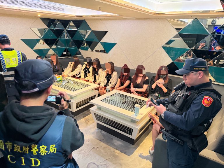 中壢百警強襲掃蕩！破獲大型彩虹菸工廠　市值500萬毒品遭全數查扣