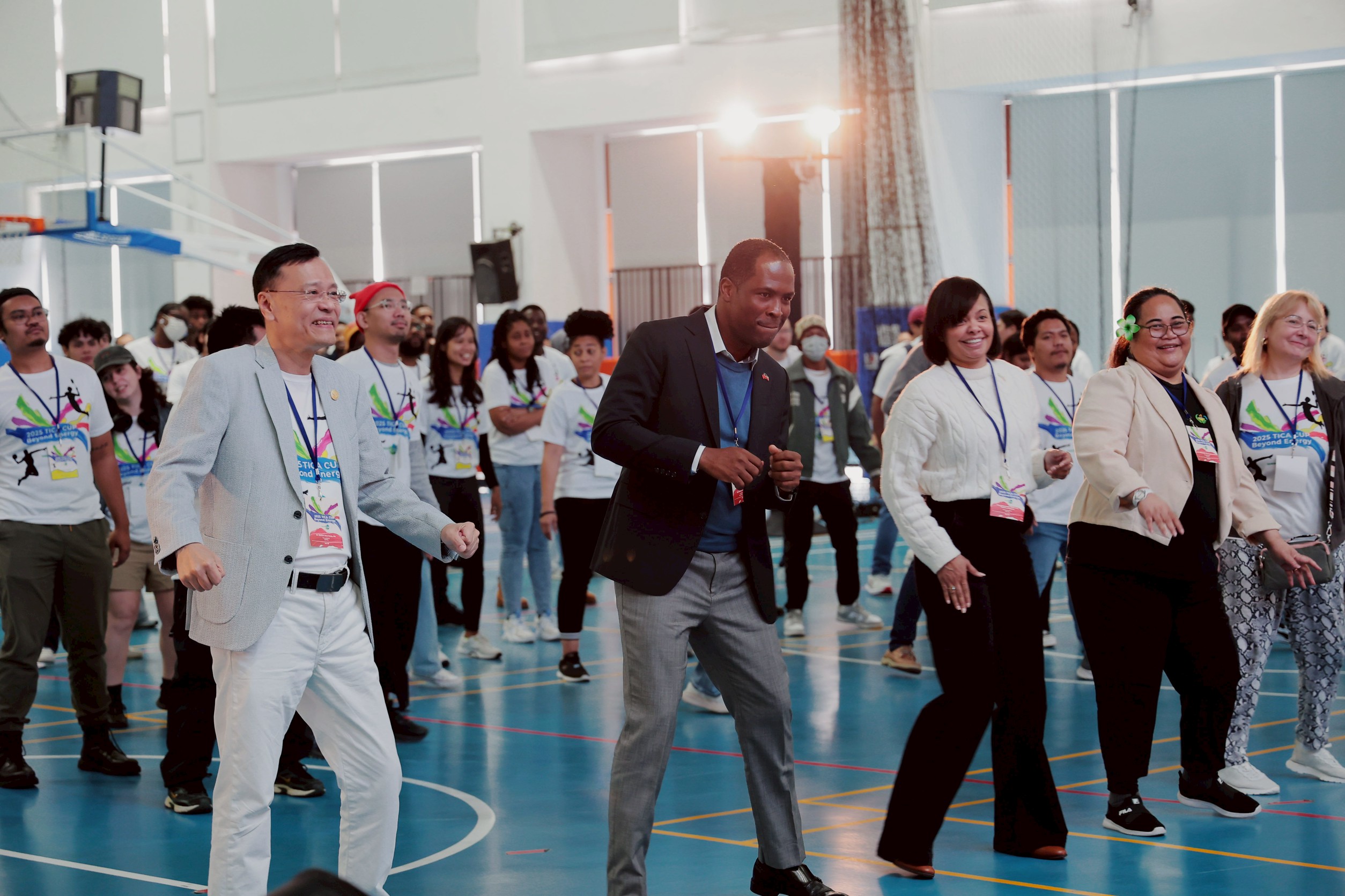 %E5%8F%B0%E5%8C%97%E5%A4%A7%E5%AD%B8%E6%A0%A1%E9%95%B7%E6%9E%97%E9%81%93%E9%80%9A%E5%89%8D%E6%8E%92%E5%B7%A6%E4%B8%80%E8%88%87%E5%90%84%E5%9C%8B%E4%BD%BF%E7%AF%80%E5%8F%8A%E5%AD%B8%E7%94%9F%E4%B8%80%E8%B5%B7%E8%B7%B3%E5%A4%A7%E6%9C%83%E7%86%B1%E8%BA%AB%E6%93%8D