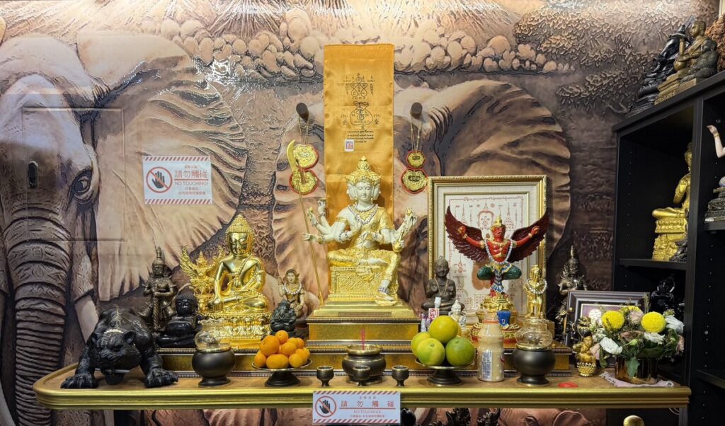 佛牌圈新顯學!佛牌研究者俊儀深耕十年成跨界信任代表 6 S 342614050 0 1024x602 1