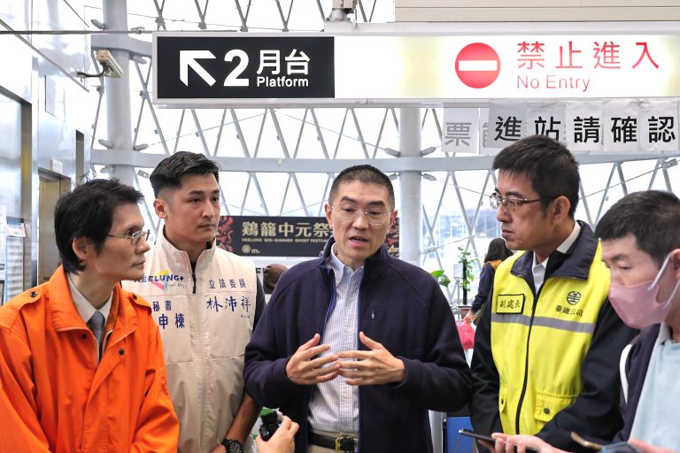 基隆通勤大亂流！市長謝國樑急召台鐵會商 推跨單位資訊整合提升調度效率