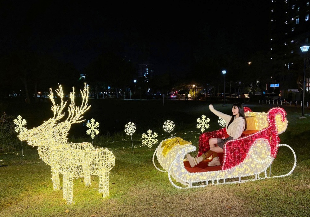 每日飄雪不停歇!「Chill 雪奇遇幸福降臨」 8 03%E8%8B%97%E6%A0%97%E8%80%B6%E8%AA%95%E5%9F%8Echill%E9%9B%AA%E5%A5%87%E9%81%872025%E8%8B%97%E6%A0%97%E8%80%B6%E8%AA%95%E5%9F%8E