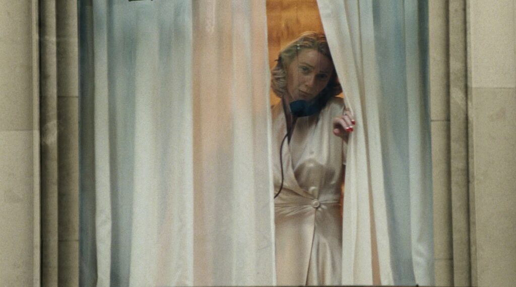 聖誕最強檔!【橫衝直闖】入圍金球獎三大獎項!提摩西夏勒梅「21世紀最偉大演出」 5 %E4%B8%8B%E5%8D%88534 2025 12 9%E7%9A%84%E5%BD%B1%E5%83%8F 1 1024x570 1