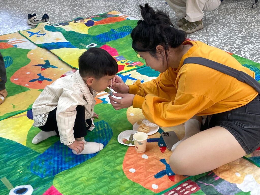 竹美館首次發表新住民話畫看繪本親子教案:飲食文化遇見幸福味道 12 3 7 1024x768 1