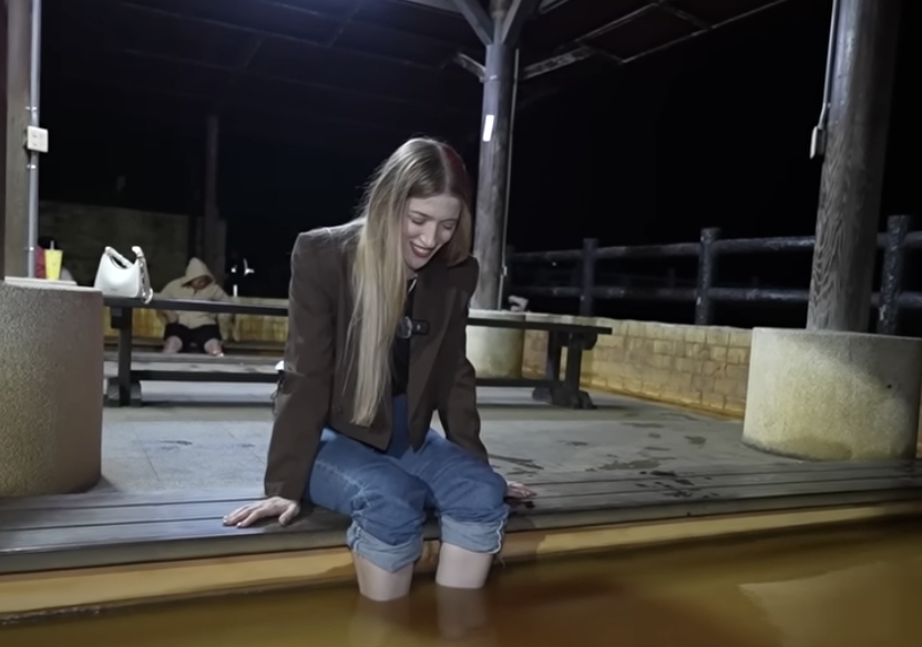 金山萬里冬季溫泉優惠開跑,網紅崔璀璨熱情體驗海底溫泉魅力帶動北海岸暖冬旅遊潮 6 1765332498294