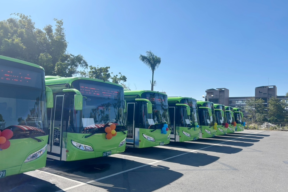 嘉義縣首採購華德動能新電巴上路 全新充電場站同步啟用 6 02%E5%98%89%E7%BE%A9%E7%B8%A3%E9%A6%96%E6%8E%A1%E8%B3%BC%E8%8F%AF%E5%BE%B7%E5%8B%95%E8%83%BD%E6%96%B0%E9%9B%BB%E5%B7%B4%E4%B8%8A%E8%B7%AF